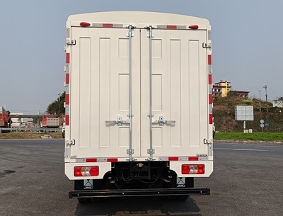 江鈴牌JX5049CCYT0J26型倉柵式運(yùn)輸車在道路貨物運(yùn)輸中的應(yīng)用與優(yōu)勢(shì)