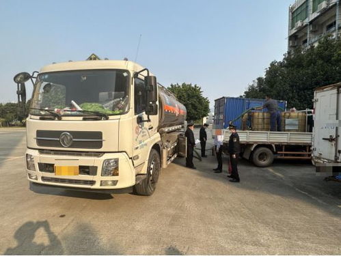 肇慶一司機半路購油遇執法，道路貨物運輸安全引關注