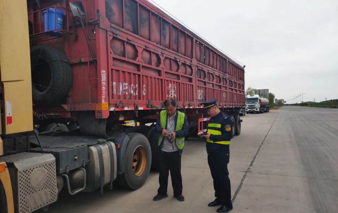 鄂爾多斯市交通運輸綜合行政執法支隊在道路貨物運輸領域的監管職責與工作實踐